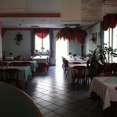 Zur Burg Eltz Hotell Moselkern Exteriör bild