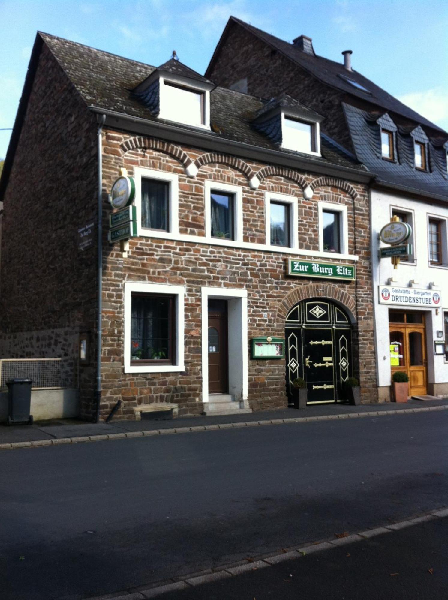 Zur Burg Eltz Hotell Moselkern Exteriör bild